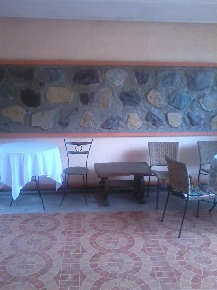 Gani Hotel Angeles Bagian luar foto
